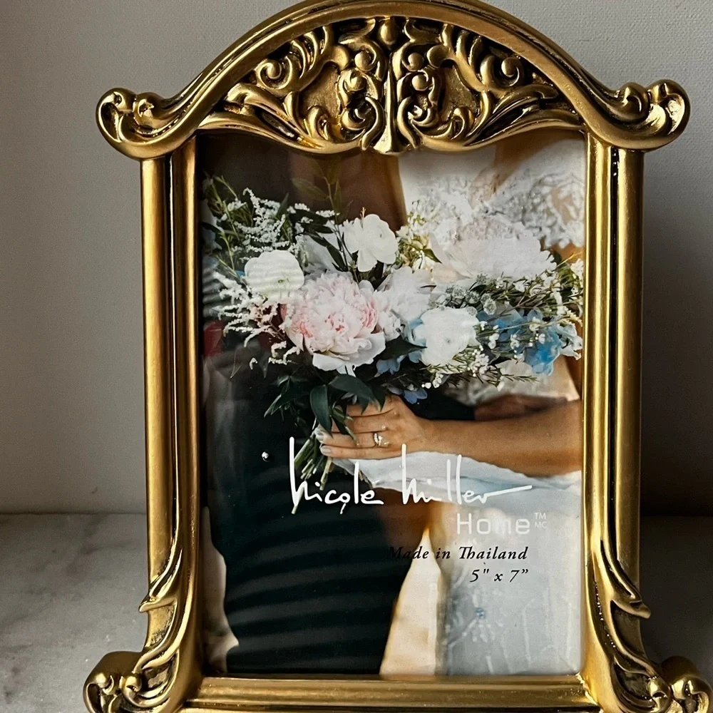 Gold Ornate For 5”x7” Picture Frame New antique style…